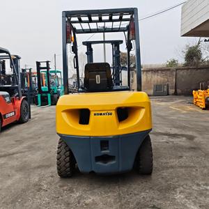 Excellent état, en stock, Hefei, chariot élévateur diesel Komatsu d'occasion d'origine japonaise de 3 tonnes, modèle FD30, avec déplaceur latéral hydraulique et mât à deux étages - Product Image 4