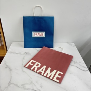 ถุงกระดาษคราฟท์สีน้ำเงินพิมพ์ลาย<span class=keywords><strong>ต</strong></span>ามสั่ง พร้อมหูหิ้วแบบเกลียว สำหรับบรรจุภัณฑ์ของขวัญ ร้านค้าปลีก และร้านกาแฟแบบนำกลับบ้าน - Product Image 2