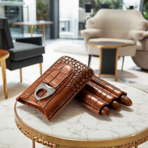 Étui à cigares de luxe personnalisé en cuir croco à <span class=keywords><strong>3</strong></span> doigts avec coupe-cigare à lacets porte-cave à <span class=keywords><strong>3</strong></span> tubes - Product Image 1
