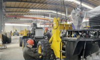 Chargeur agricole diesel personnalisé de 2 tonnes, puissance de 75 kW, fonctionnement flexible, hauteur de déchargement réglable, entretien facile