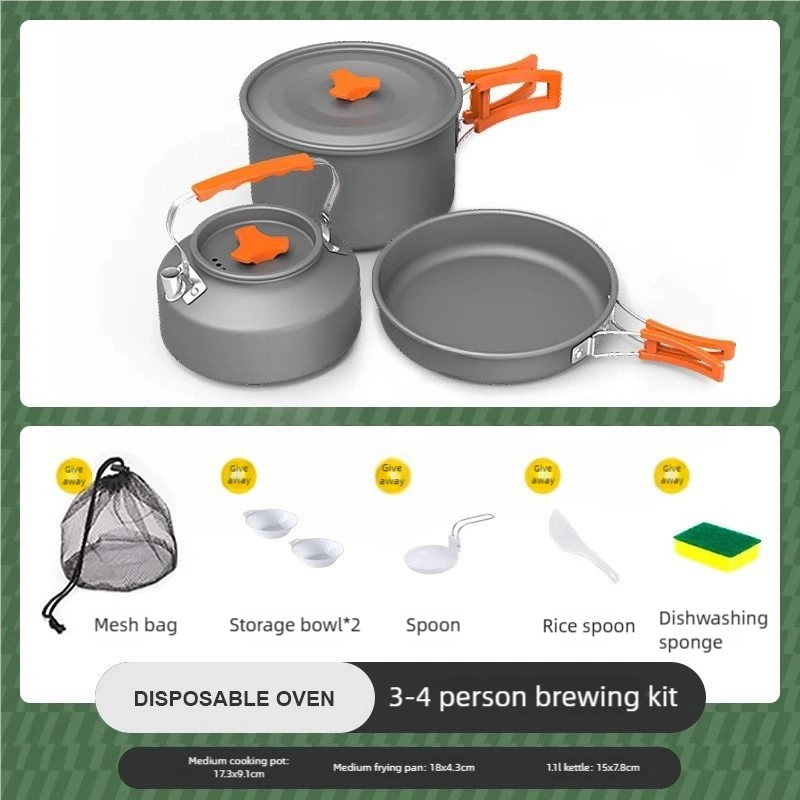 Ensemble de cuisine pour 3 à 4 personnes : bouilloire et batterie de cuisine.