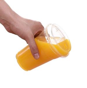 Gobelets en plastique PET jetables à paroi simple de bonne qualité avec logo personnalisé, transparents de 98 mm avec couvercles plats pour jus froid et thé - Product Image 2