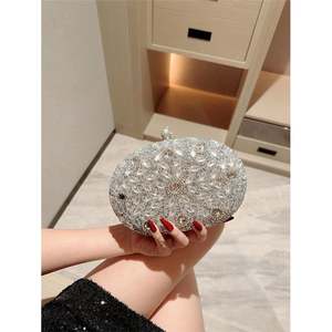 女士手拿包 闪亮手拿包 晚宴包 带链条 时尚闪亮派对舞会钱包 - Product Image 3