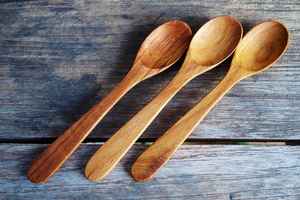 Cuillères en bois artisanales pour la cuisine, le service, le mélange et la préparation des aliments, fabriquées en bois naturel durable - Product Image 5