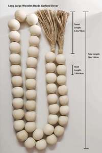 Guirnalda de Cuentas de Madera Estilo Granja de 76 Pulgadas con Cuentas de Madera de 1.6 Pulgadas de Diámetro, Borlas, Diseño Rústico - Product Image 2