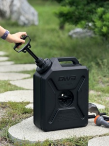 Réservoir d'<span class=keywords><strong>eau</strong></span> portable de 18 L en PE sous pression avec <span class=keywords><strong>pompe</strong></span> à air <span class=keywords><strong>manuelle</strong></span> pour le camping en plein air, les 4x4, les camping-cars, les caravanes et les utilisations tout-terrain -WOOGOK - Product Image 5