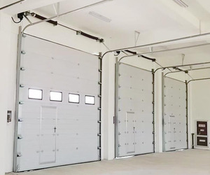 <span class=keywords><strong>Porte</strong></span> sectionnelle <span class=keywords><strong>en</strong></span> acier pour quai <span class=keywords><strong>de</strong></span> chargement vertical isolé thermiquement pour entrepôt industriel - Product Image 6