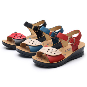 <span class=keywords><strong>Sandalias</strong></span> de Verano para <span class=keywords><strong>Mujer</strong></span>, Planas de PU con Colores Mezclados, <span class=keywords><strong>Sandalias</strong></span> de Piel Suave, Zapatos Cómodos para Mamá - Product Image 1