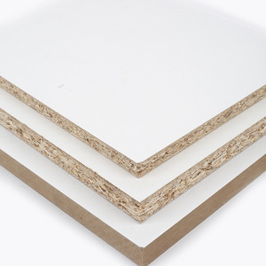 Tablero de Partículas de Melamina de Alta Calidad, Libre de Formaldehído, Personalizado, <span class=keywords><strong>OSB</strong></span> E2 E1 E0, 5mm/18mm 8 pies, Venta Caliente - Product Image 4