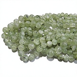 Cuentas redondas lisas de esmeralda natural, jade y ágata de 8 mm, vendidas por hilo de 13 pulgadas de largo. - Product Image 1