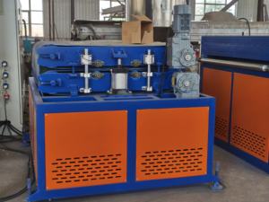 Ligne de production de tapis en herbe dorée épaissie à vis unique, extrudeuses pour <span class=keywords><strong>film</strong></span> PE et polystyrène, pour la fabrication de gazon artificiel vert - Product Image 3