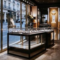 Conception d'intérieur moderne pour bijouterie noire et or, pack complet clé en main, comptoirs de présentation linéaires, VIP