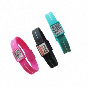 สายรัดข้อมือซิลิโคนกีฬาบาสเก็ตบอลยางแบบกว้างพร้อมบาร์โค้ดสำหรับขายส่ง - Product Image 3