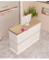 Comptoir de réception moderne et simple Yicheng en gros, bureau de caisse pour magasin de vêtements, salon de beauté, table de bar d'angle pour salon de thé au lait
