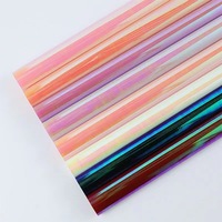 Papier d'emballage holographique iridescent imperméable double face, film arc-en-ciel brillant pour emballages floraux et cadeaux
