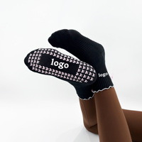 Chaussettes de Pilates personnalisées pour adultes, roses, avec nœud, semelle antidérapante, bordure volantée, logo brodé, design élégant et tendance, pour le ballet et le quotidien, séchage rapide