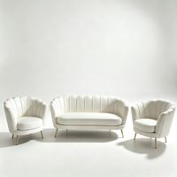 Chaise de mariage moderne en velours à dossier festonné pour la location événementielle, projets hôteliers commerciaux, pieds dorés de luxe
