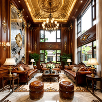 Personnalisation de salon haut de gamme à double hauteur en bois massif avec finition dorée pour villa de luxe et toute la maison