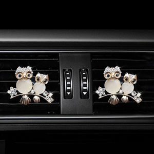 Ambientador de coche con diseño de búho de diamantes brillantes para rejilla de ventilación, difusor de fragancia sólido para coche - Product Image 3