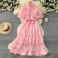 Robe décontractée élégante pour femme WIWT, avec appliques florales 3D, coupe trapèze, col montant, manches courtes bouffantes, ceinture, longueur midi, pour tous les jours et les soirées