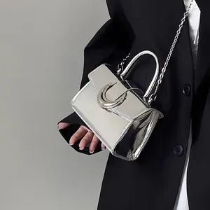 Nanchang Auyan ay kilitli çanta kadınlar 2023 yeni gümüş Patent deri çanta zincir tek omuz Crossbody çanta