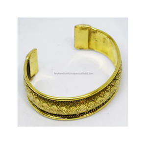 Vintage 1990 Arkansas Victorian Muslim Snake Shape Stamped Oval Cuff <b>Bracelet</b> Gold Matte Finish Gold women festival <b>copper</b> gift - Product Image 4