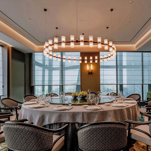 Lámpara Colgante Redonda Moderna y Creativa de Metal y Vidrio para Restaurante, Hogar y Salones de Banquetes de Hotel, Diseño Duradero y Elegante - Product Image 5