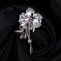 Broche Rose Multifonctionnelle, Accessoire de Vêtement Polyvalent pour Femme, Idéale pour Manteau et Corsage