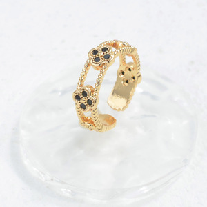 Anello Aperto Personalizzato a Quadrifoglio Nero e Verde con <span class=keywords><strong>Micro</strong></span> Pavé di Zirconi in Oro Champagne per Donne e Ragazze - Product Image 4
