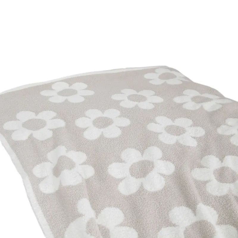 핫 세일 50*60 100% 마이크로 화이버 패브릭 다크 브라운 큰 꽃 패턴 성인 니트 담요 침대