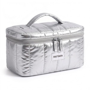 Estuche de Maquillaje Metálico Plateado Brillante, Bolsa de Maquillaje Grande de Nailon Acolchado con Asa de Transporte, Cierre de Cremallera, Logotipo Personalizado OEM, para Viajes y Fiestas - Product Image 2