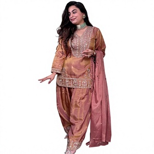 Robe Salwar traditionnelle rose avec dupatta, coupe ample, longueur cheville, pour femme, style indien et pakistanais, en coton - Product Image 1