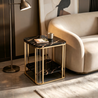 Table d'appoint à deux niveaux en marbre Nero Marquina de luxe avec cadre en métal noir minimaliste, meubles de salon écologiques et durables