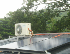 เครื่องปรับอากาศไฮบริดพลังงานแสงอาทิตย์ FGET 12000btu/18000btu/24000btu ACDC สำหรับใช้ในบ้าน เครื่องทำความเย็นพลังงานแสงอาทิตย์ รุ่น DGWA2-ACDCBLW-12K - Product Image 6