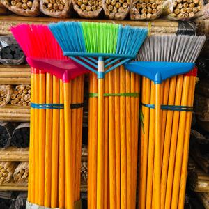 Tête de balai PET moderne en gros avec poils souples en PVC PP Balai de nettoyage ménager avec poteau en bois - Product Image 1