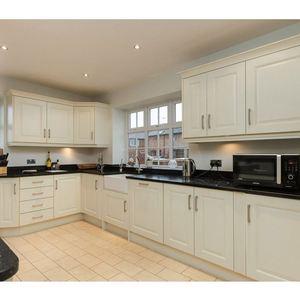 Armoires de cuisine modulaires laquées modernes avec des fonctionnalités personnalisables pour le rangement à domicile - Product Image 4