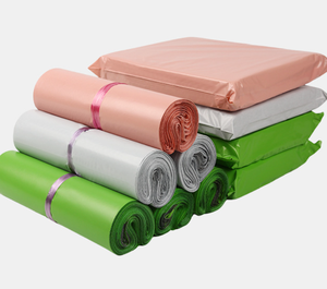 Matériau PE robuste Une gamme d'options de couleurs disponibles pour répondre aux besoins personnalisés Sacs Express - Product Image 1