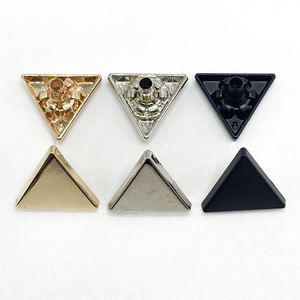 ตัวยึดเสื้อลายนูนสำหรับตกแต่งเสื้อผ้าทำจากทองแดงอัลลอยด์มีก้านทรงสามเหลี่ยม - Product Image 3