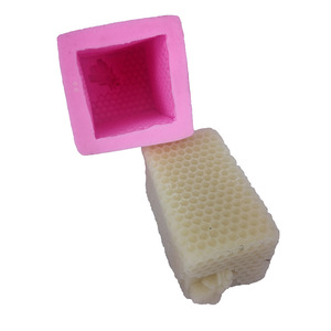 Moule en silicone en forme de nid d'abeille pour la fabrication artisanale de savon à la cire d'abeille, de barres de lotion pour les mains, de crayons, de cire à fondre, de ruches, de bougies - Product Image 6