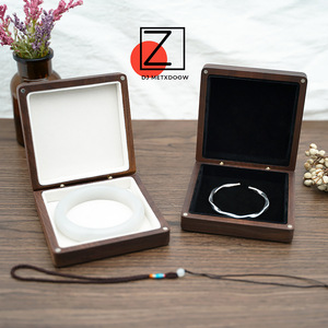 Caja de joyería de madera maciza para almacenamiento de pulseras, hecha a mano con forro de terciopelo, diseño compacto para organizadores de joyas - Product Image 5