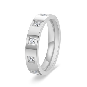 Nuevo Anillo de Alta Gama para Mujer, Estrecho, de Oro de 18K, Grabado a Cuadros con Diamantes, Estilo Perfume Pequeño - Product Image 4