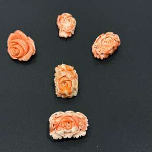 Piedra preciosa tallada de Coral antiguo Piedra preciosa de Coral Natural Talla floral para joyería y colección Piedra preciosa de Coral rojo - Product Image 2