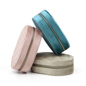 Magnifique Sac à Bijoux Portable Haut de Gamme en Velours Rond et Ovale avec Fermeture Éclair pour Rangement à Domicile et en Voyage – Boîte pour Colliers et Bagues - Product Image 5