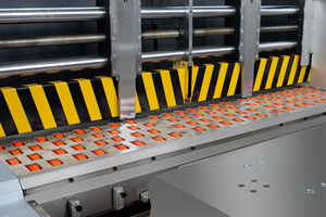 Hộp <span class=keywords><strong>carton</strong></span> máy in <span class=keywords><strong>slotter</strong></span> chết máy cắt các tông sóng máy in kỹ thuật số <span class=keywords><strong>4</strong></span> màu in - Product Image 2