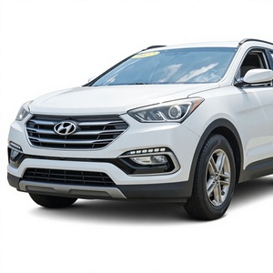 SUV SantaFE Sport 2.4L d'occasion de 2017, sièges en cuir, transmission automatique, phares LED, pneus R18, moteur à essence - Product Image 1
