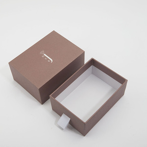 Véritable carton personnalisable Emballage de luxe pour petites femmes Boîte cadeau cosmétique pour les soins de la peau - Product Image 3