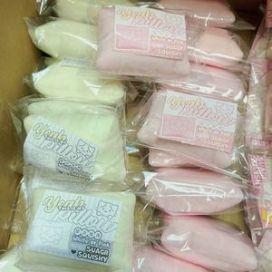 หมอนแมวนุ่ม PU หนา 9 ซม. ของเล่นบีบคลายเครียด นุ่ม ชุ่มชื้น ของขวัญสำหรับเด็กและผู้ใหญ่ - Product Image 2