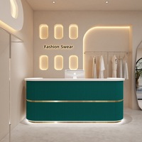 Comptoir de réception incurvé en bois de style crémeux pour salon de beauté, magasin de vêtements et comptoirs de bar