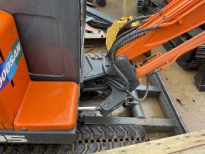 รถขุดมือสอง DOOSAN DH35 ขนาดเล็ก 3.5 ตัน คุณภาพดี รุ่น DH55 DH60 DH80-7  มีจำหน่ายที่ลานจอดรถเซี่ยงไฮ้ - Product Image 3