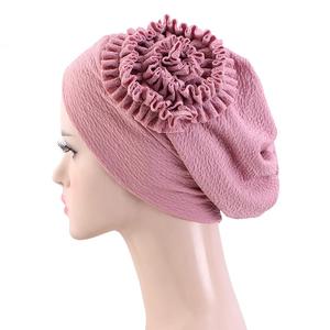 Chapeau <span class=keywords><strong>Hijab</strong></span> pour femmes de couleur unie <span class=keywords><strong>avec</strong></span> décoration florale Turban <span class=keywords><strong>Bonnet</strong></span> <span class=keywords><strong>Hijab</strong></span> musulman Polyester Headwraps - Product Image 2